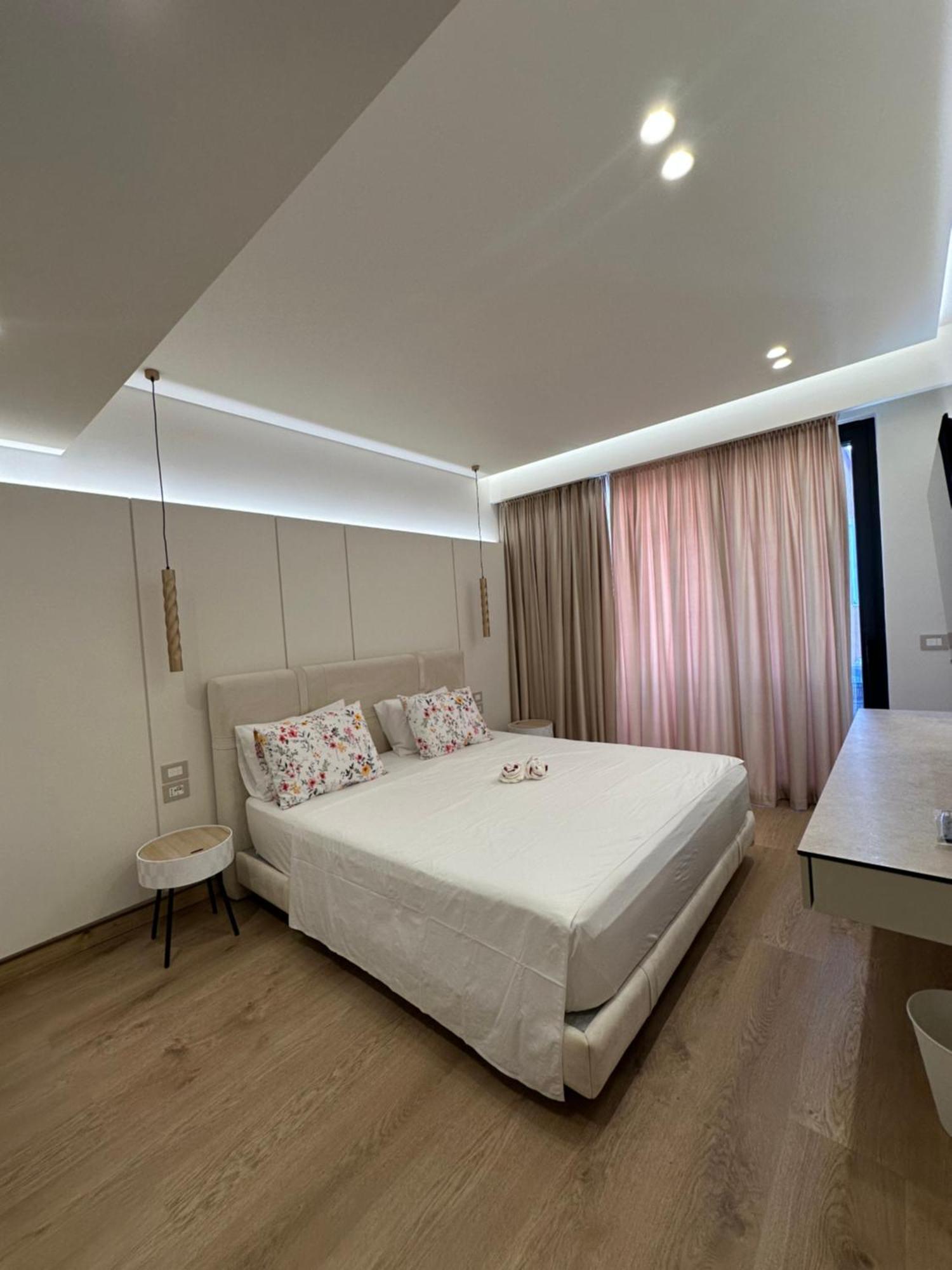Manolo & Jolie Luxury Hotel Himarë