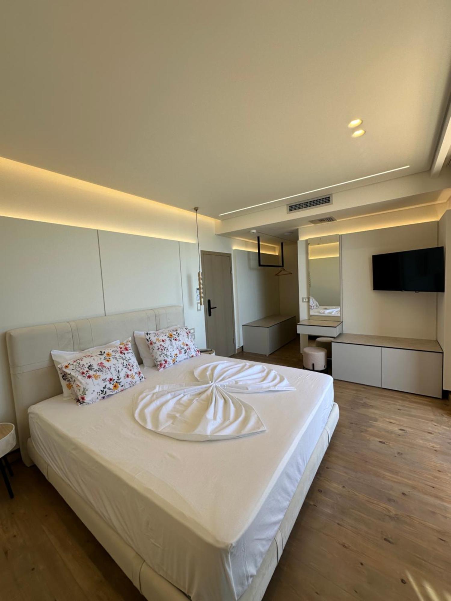 Manolo & Jolie Luxury 3*
