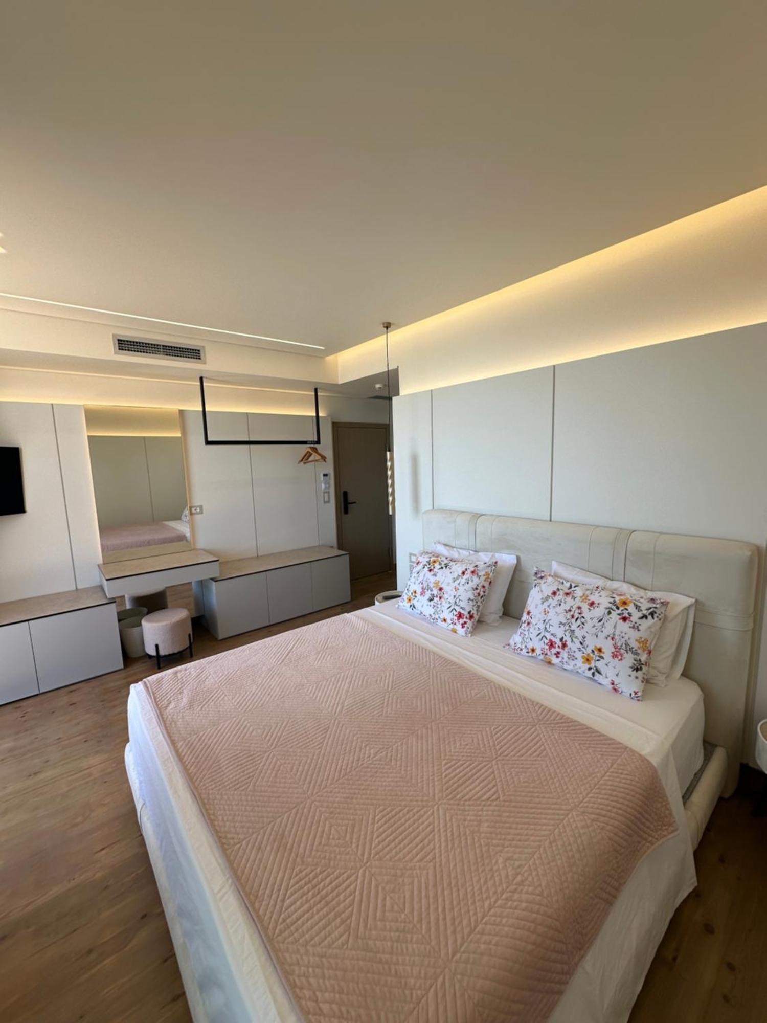 Hotel Manolo & Jolie Luxury 3*