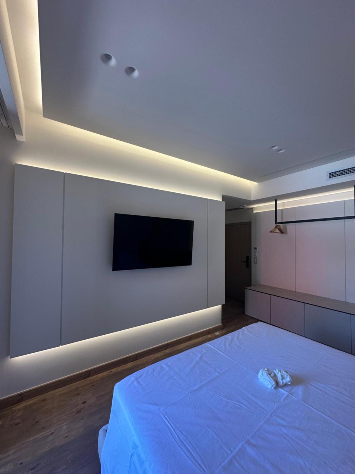 Manolo & Jolie Luxury Hotel